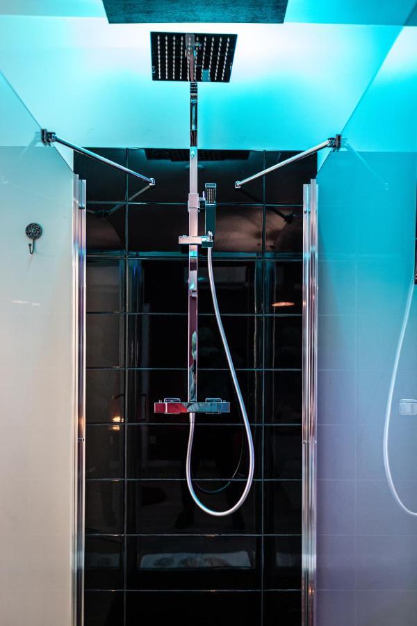 Suite L'Echappee - Maison Romantique - Spa & Sauna Privatif- Pole Dance - Lit Rond Avec Miroir Au Plafond Pezarches Экстерьер фото