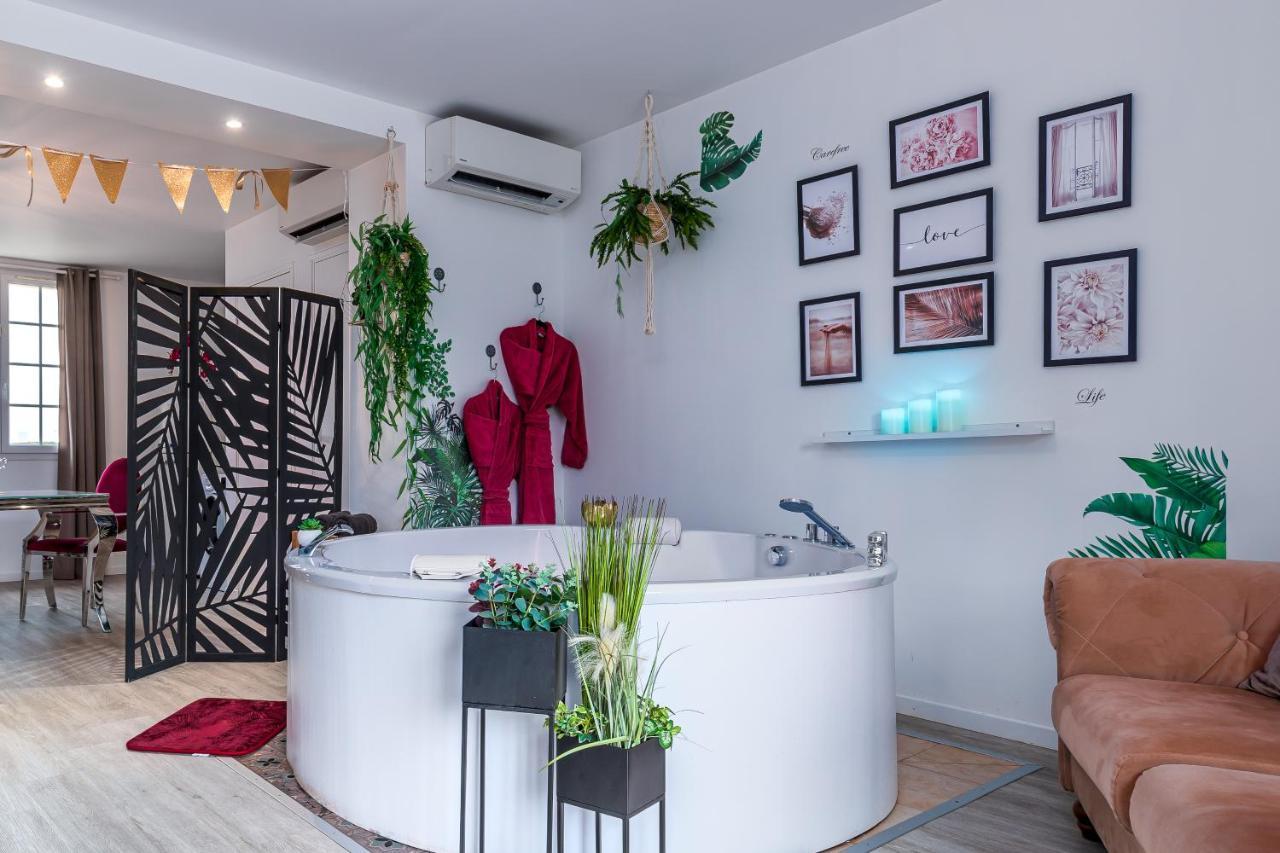 Suite L'Echappee - Maison Romantique - Spa & Sauna Privatif- Pole Dance - Lit Rond Avec Miroir Au Plafond Pezarches Экстерьер фото